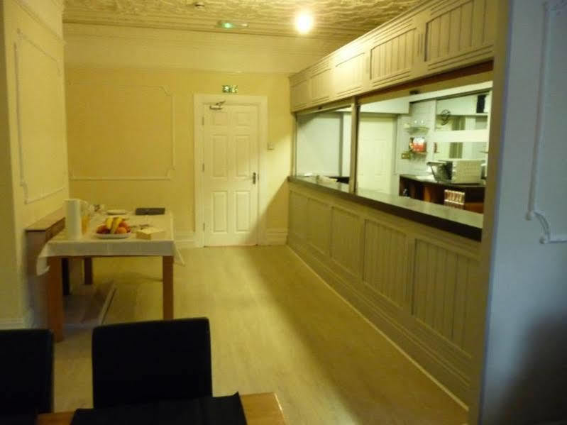 High Bank Hotel Leeds  Bagian luar foto